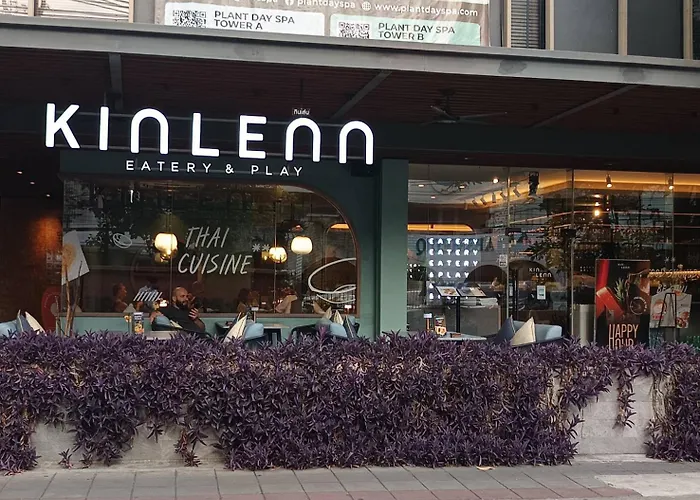 The Quarter Ploenchit By Uhg